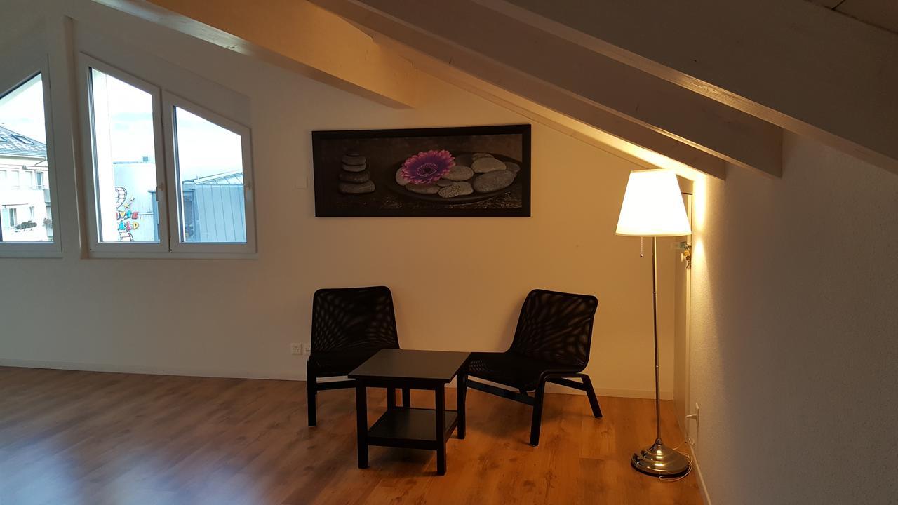 Attika Wohnung Spiez Eksteriør billede