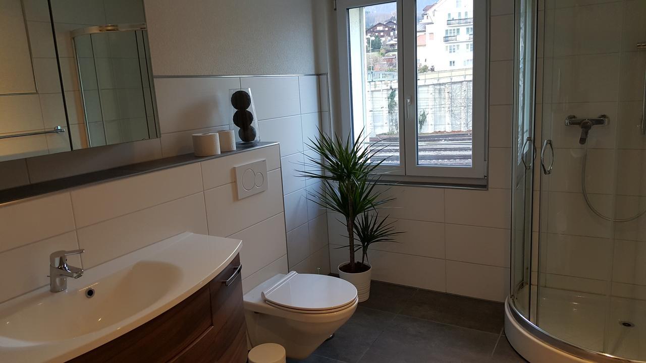 Attika Wohnung Spiez Eksteriør billede